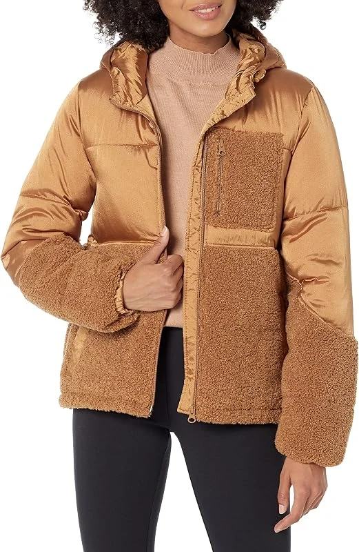 Amazon Essentials Mujer Chaqueta Acolchada con Cremallera Completa, Capucha y Forro Polar Sherpa — Plumon fino