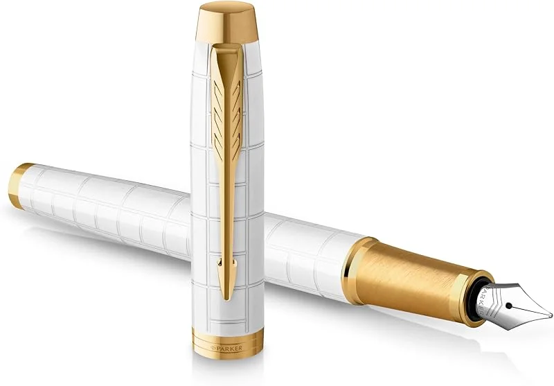 Parker IM pluma estilográfica, Lacada en color perla Premium con adornos dorados, Punta fina con recambio de tinta azul, Estuche de regalo — Plumon fino